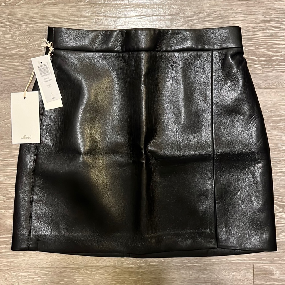 NWT Aritizia Wilfred Black Patio Skirt 2